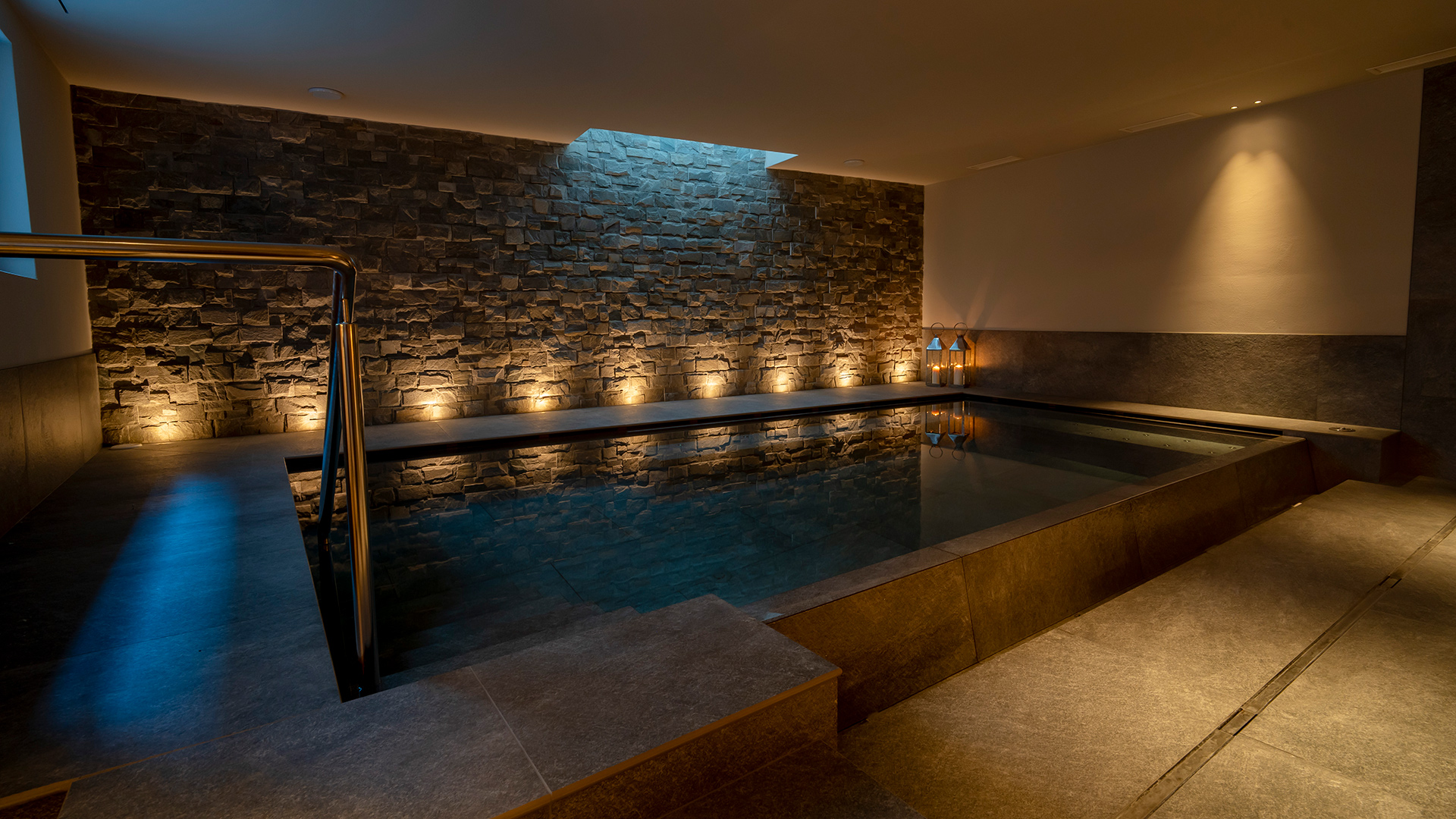 hotel alu bormio wellness piscina