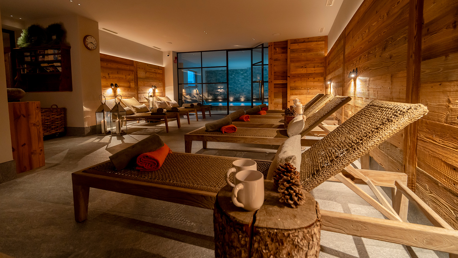 hotel alu bormio wellness piscina